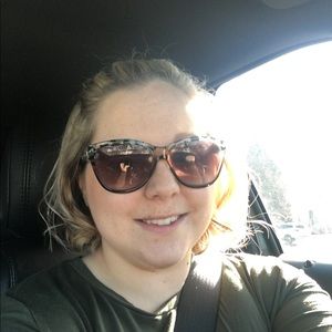 Meet your Posher, Lorena